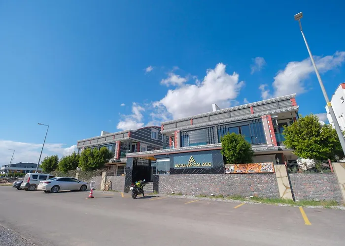 Avullar Palace فندق أنطاليا