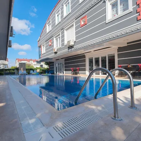 Avullar Palace Otel *
