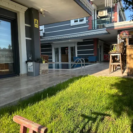 Avullar Palace Otel *
